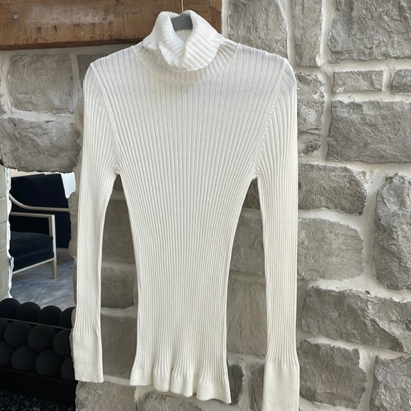 Tops - Cream Turtleneck